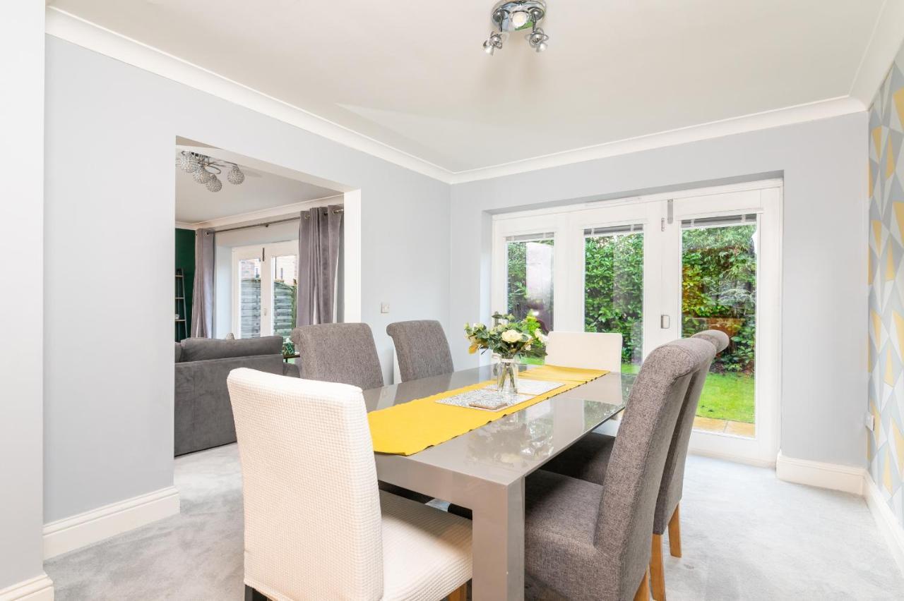 יורק Spacious And Modern Townhouse I Pass The Keys מראה חיצוני תמונה