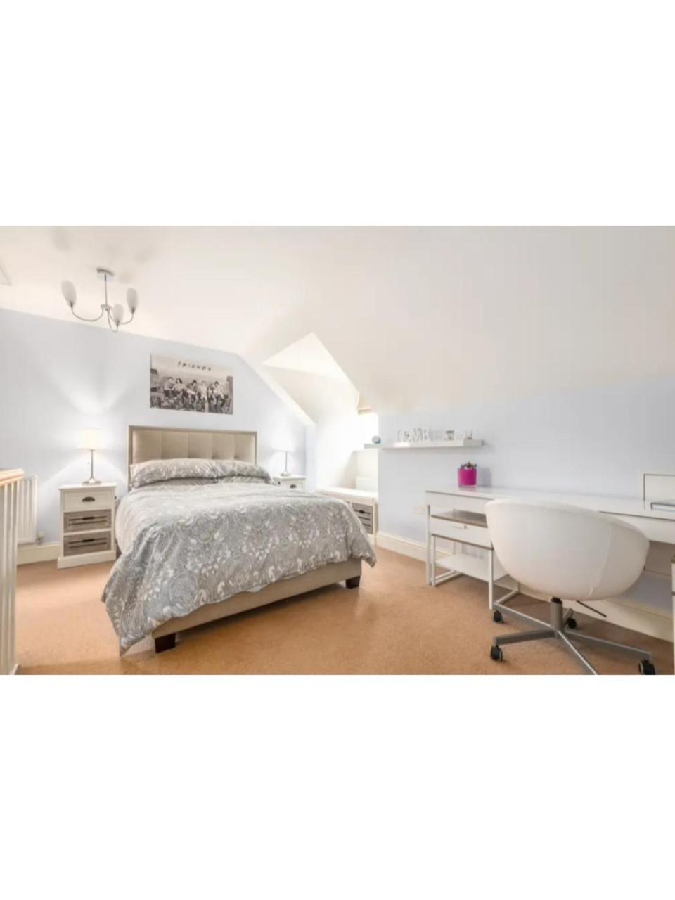 יורק Spacious And Modern Townhouse I Pass The Keys מראה חיצוני תמונה