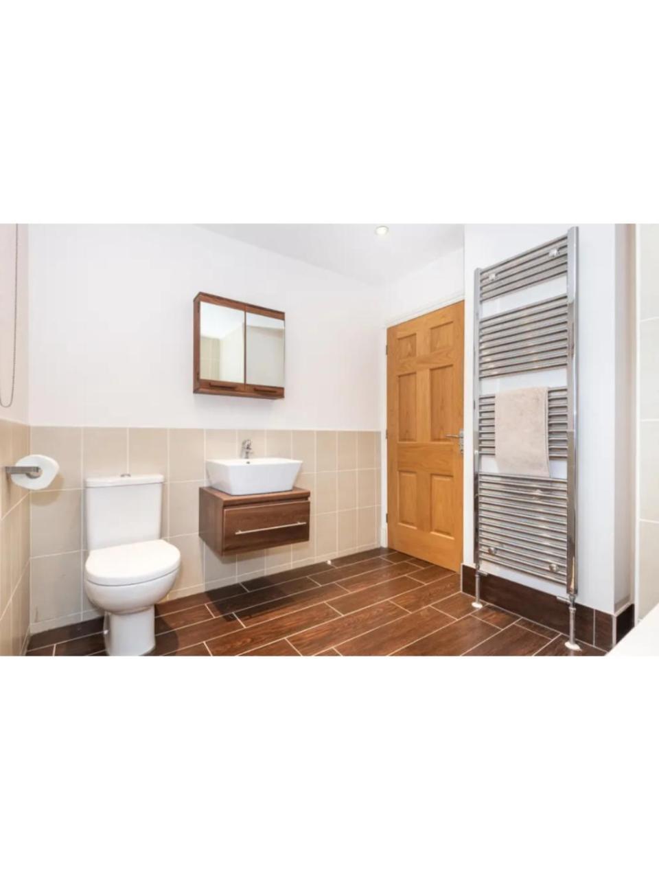 יורק Spacious And Modern Townhouse I Pass The Keys מראה חיצוני תמונה